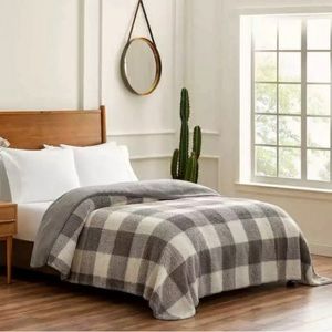 Pendleton Queen Sherpa Blanket Comforter